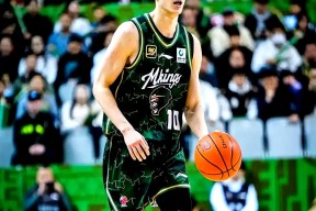 亚博体育-冲刺阶段CBA季后赛焦点战，科林蒂安完成篮板制胜，态度坚定，团队化学反应显著的简单介绍