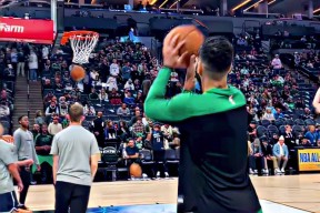 YABO- 塔图姆首发 