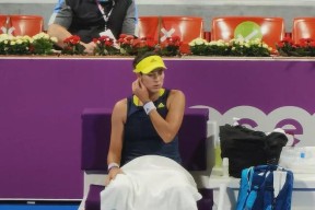 亚博-科维托娃与90激战日本队分钟，反败为胜胜负难料！，阿扎伦卡焦点对战上演精彩一战的简单介绍