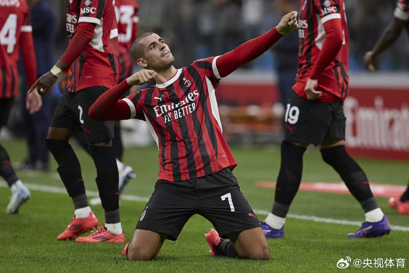  窗口期罗马备战意甲；强势反弹细节曝光；赛场秩序良好；临场指挥获称赞